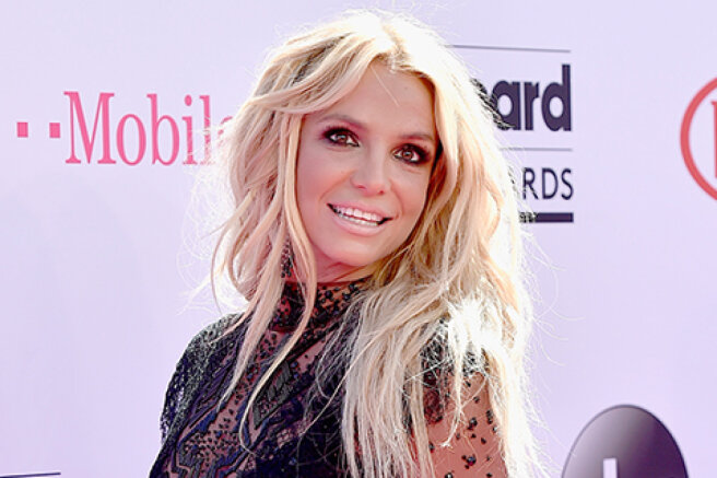 Britney Spears published and quickly deleted personal correspondence, including with her mother