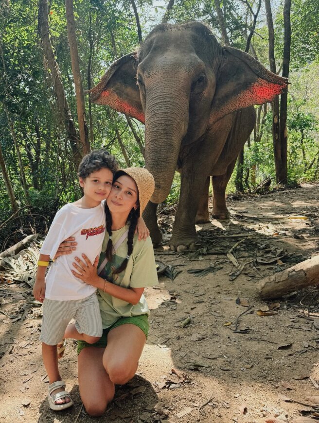 Равшана Куркова с сыном