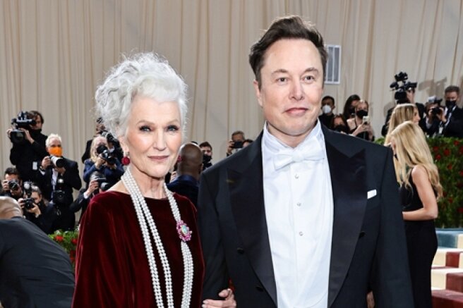 Elon Musk commented on the trial between Johnny Depp and Amber Heard and introduced his girlfriend Natasha Bassett to his mother