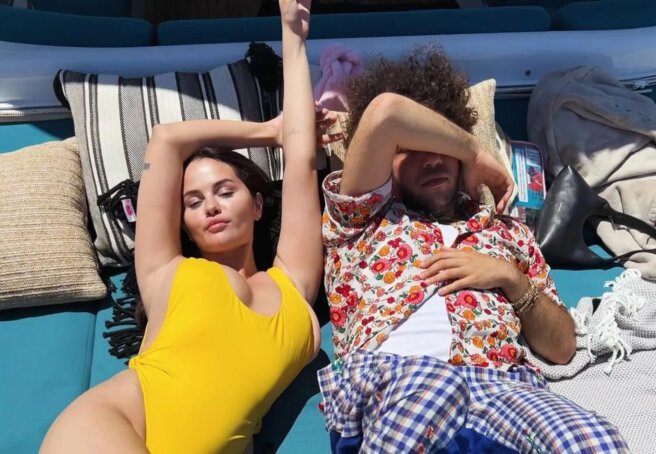 Selena Gomez Shows Off Her Figure in a Swimsuit and Confesses Her Love to Her Boyfriend