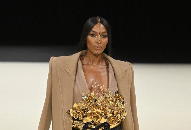 Naomi Campbell in an unusual look at the Balmain show