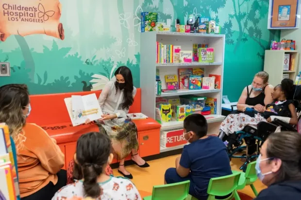 Меган Маркл навещает пациентов в детской больнице/Фото: Childrens Hospital Los Angeles