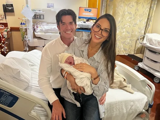 Оливия Манн с мужем и дочерью/Фото: oliviamunn/Instagram*