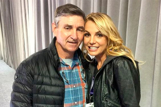 Britney Spears ' father wants to remain as the custodian of her property