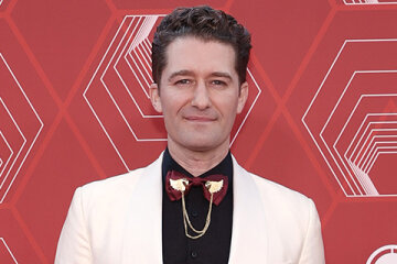 The star of the series "Glee" Matthew Morrison was fired from the TV show for flirting with a participant. The network remembered the "curse of the series"