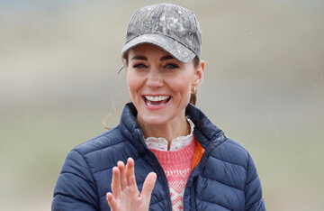 Kate Middleton and Prince William arrived on a visit to St. Andrews-the city where they first met and fell in love with each other