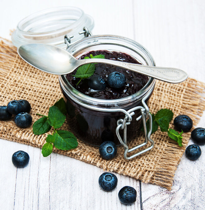 Blueberries mashed with sugar: a recipe for harvesting for the winter ...