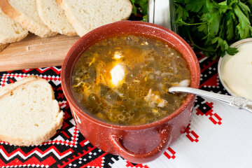 Green borscht: a delicious spring recipe