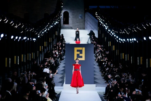 Показ Fendi на Великой Китайской стене, 2007 год
