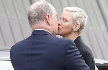 Prince Albert II and Princess Charlene with their children visited Norway and kissed in public — despite rumors of problems in marriage