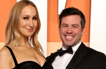 "I actually like it." Golden Globes host Nikki Glaser revealed that she allows her boyfriend to cheat on her.