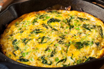 Omelet with spinach: TOP 3 recipes