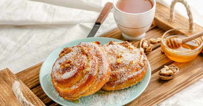 Coconut buns recipe: how to make dessert