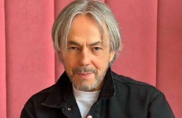 Businessman and former senator Umar Dzhabrailov committed suicide.