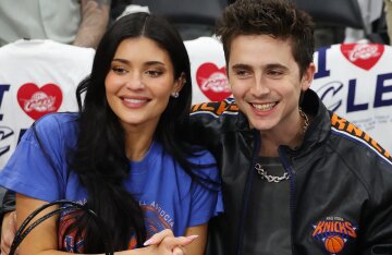 Timothée Chalamet and Kylie Jenner were photographed playing basketball together.