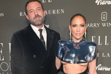 'Can't cope with harsh reality': Jennifer Lopez's friends believe she is abusing alcohol amid her divorce from Ben Affleck