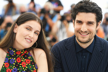 Cannes-2021: Letizia Casta and Louis Garrel presented their new film — the first appearance of the couple after the birth of a child
