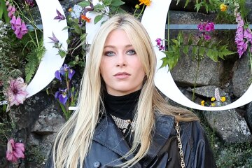 Claudia Schiffer's 19-year-old daughter Clementine de Vere Drummond came out