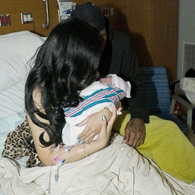 Карди Би и Стефон Диггз с сыном