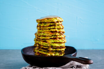Pancakes from zucchini pp: without flour and extra pounds