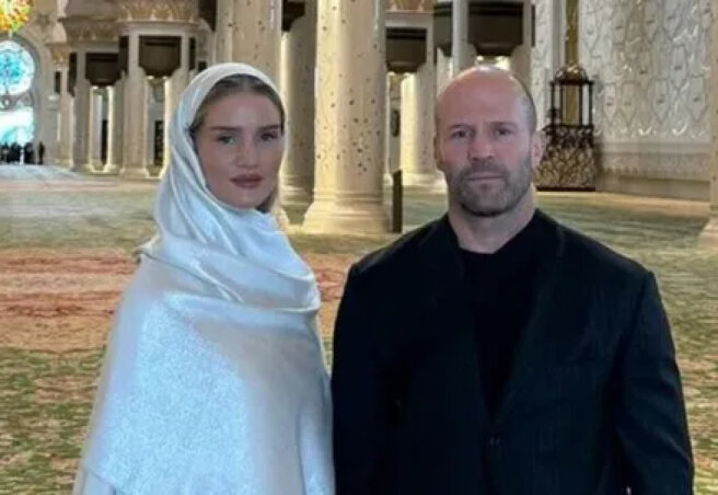 Rosie Huntington-Whiteley showed how she spends time with Jason Statham in Abu Dhabi