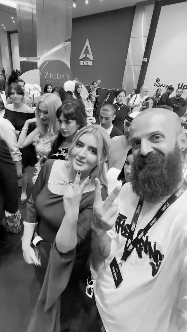 Шейха Махра на фото со стороны