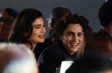 Insiders have denied Kylie Jenner's pregnancy, but said that she and Timothée Chalamet are "still together"