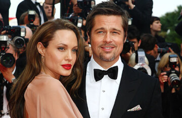 Angelina Jolie has filed new documents in court in the case of divorce from Brad Pitt