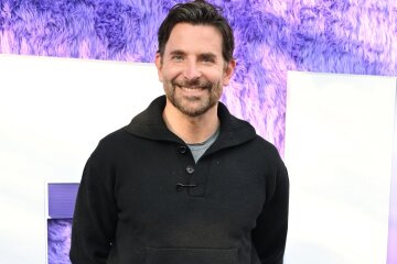 "Neuro-Bradley". The Internet did not recognize Bradley Cooper in new photos and thinks they were taken by a neural network