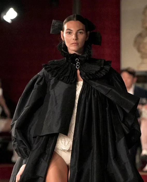 Виттория Черетти на показе Chanel Couture осень-зима — 2024/Фото: Isidore Montag/Gorunway