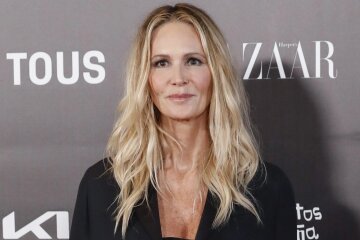 Model Elle Macpherson reveals she has been attending Alcoholics Anonymous meetings for 20 years