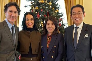 Justin Trudeau and Katy Perry met with the former Japanese Prime Minister