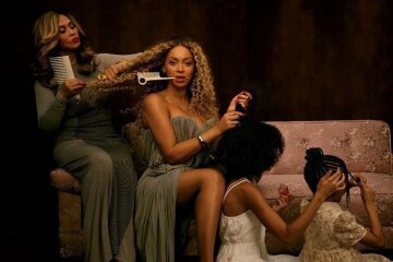 Beyonce posed for Essence with her mother and daughters