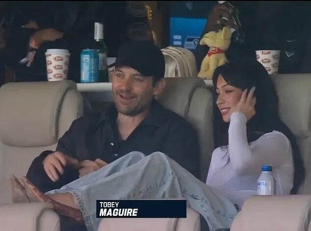 Тоби Магуайр и Мишка Силва