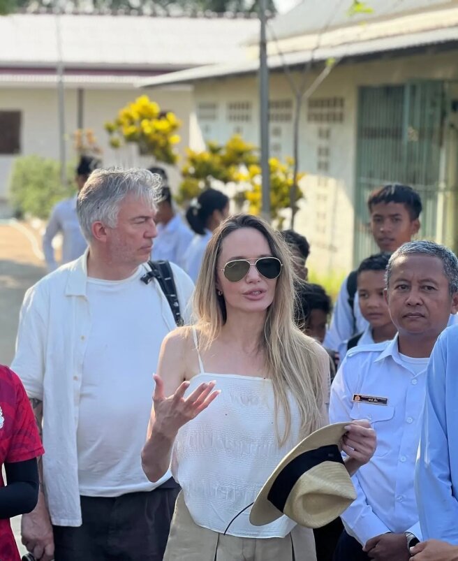 Анджелина Джоли