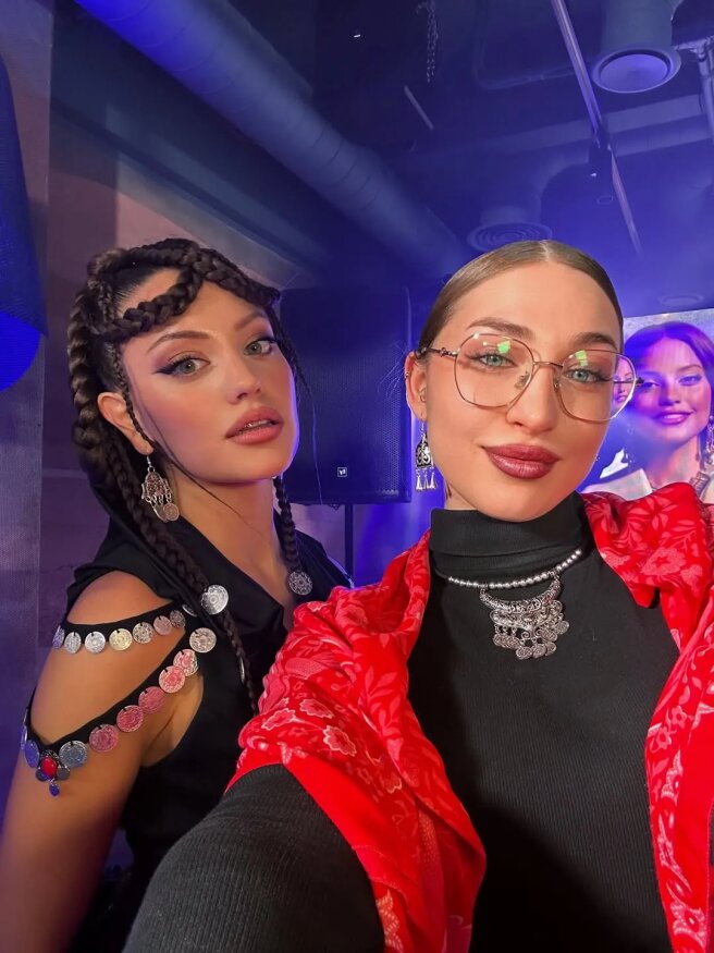 Дилара Зинатуллина с гостьей