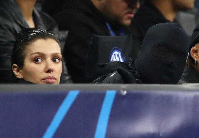 Kanye West, wearing a fully masked mask, came with Bianca Censori to the Champions League match