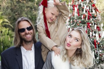 Elsa Hosk hosted a family Christmas photo shoot