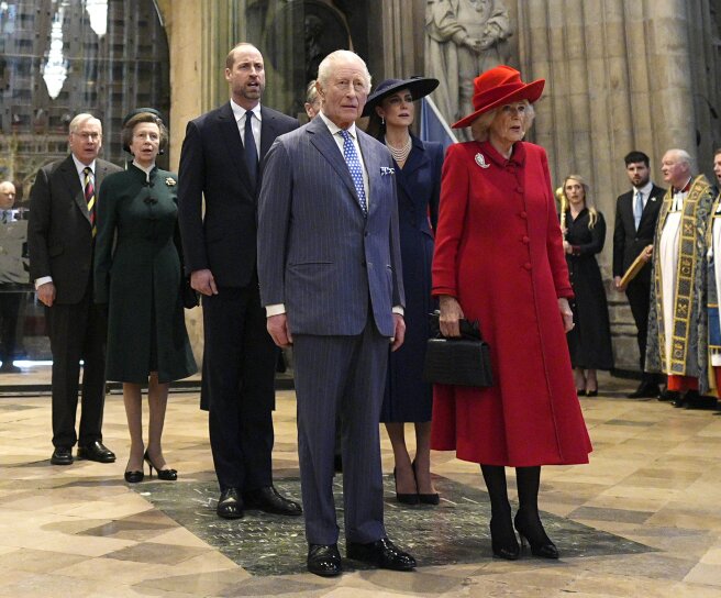 Принцесса Анна, принц Уильям, Кейт Миддлтон, король Карл III и королева Камилла