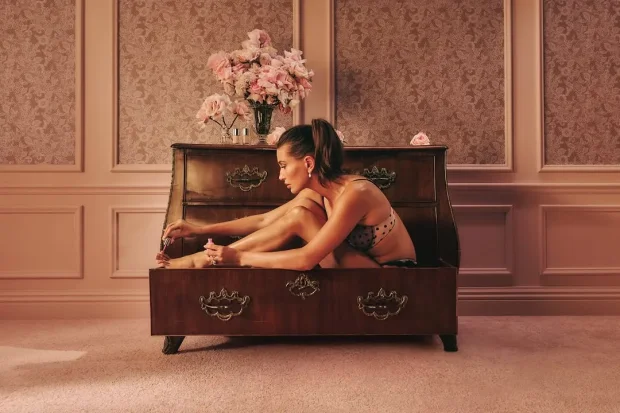 Хейли Бибер для Victoria's Secret