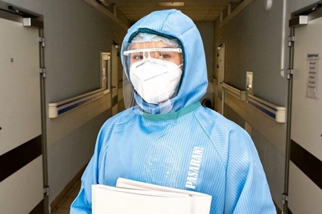 Doctors and nurses in Moscow complain about poor-quality uniforms from Bosco