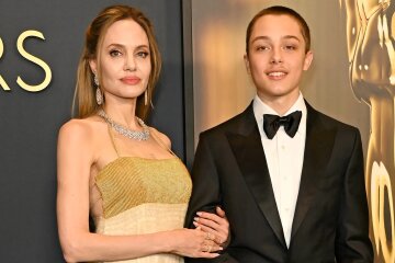 "He only sees kids on the red carpet." Angelina Jolie went out with her youngest son Knox "to spite" Brad Pitt