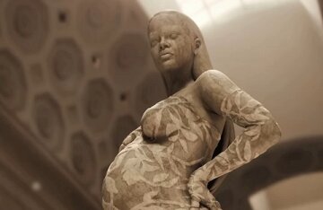 The Metropolitan Museum of Art dedicated a marble statue to pregnant Rihanna