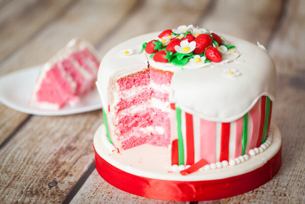 Strawberry cake