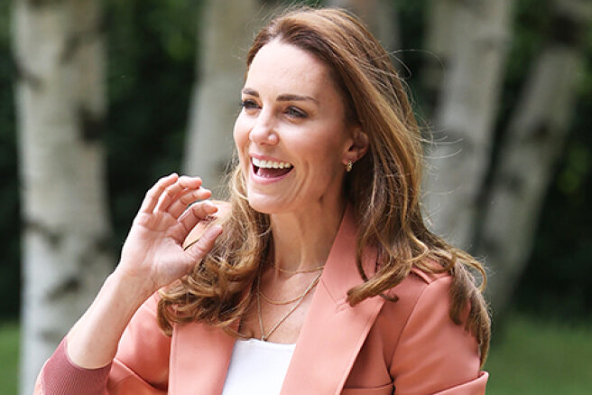 Kate Middleton meets school children at London's Natural History Museum