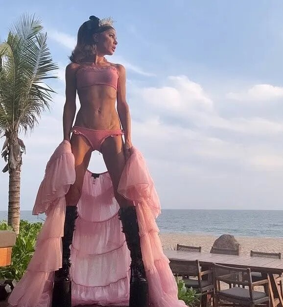 Кейт Бекинсейл 