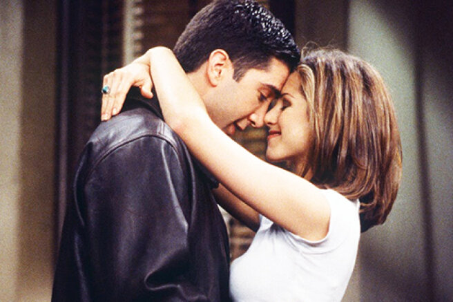 Jennifer Aniston and David Schwimmer admitted that they were in love with each other on the set of the first season of "Friends"