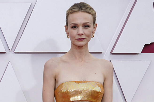 Oscars 2021: Carey Mulligan on the red carpet