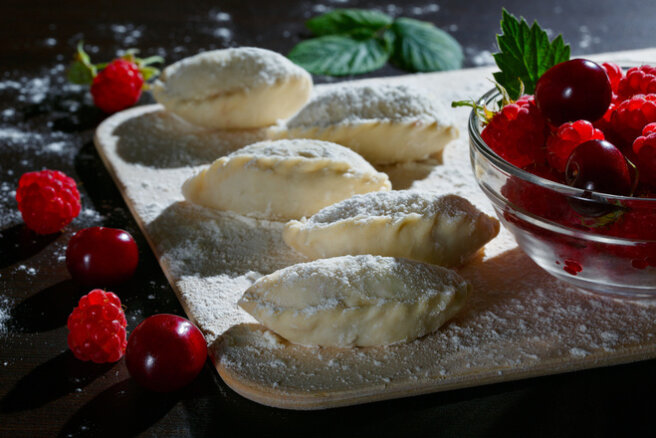 Dumplings with raspberries-step-by-step recipe