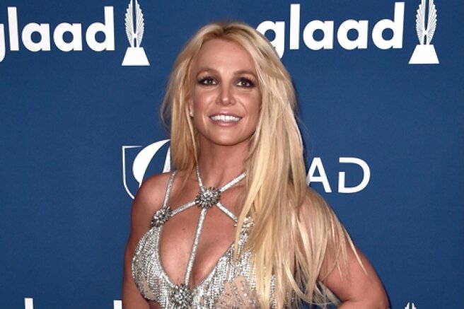 Britney Spears memoir delayed due to paper shortage